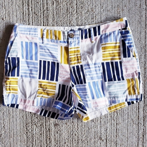 Old Navy Colorful Block Pattern Shorts Flat Front Chino Women's 6 Geometric EUC - Picture 4 of 8